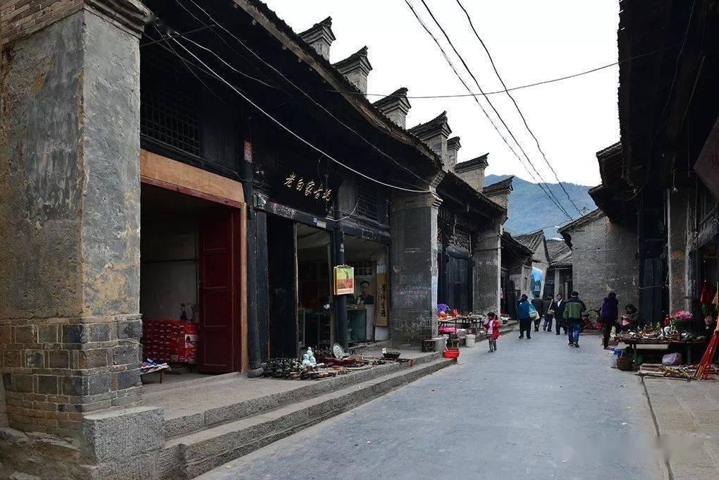 探寻奇妙世界,来请问过敏性鼻炎必须要做手术吗?谢谢了。问答交流吧!